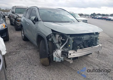 2021 Toyota Rav4 Xle z USA, uszkodzony, nr VIN 2T3W1RFV5MW129433